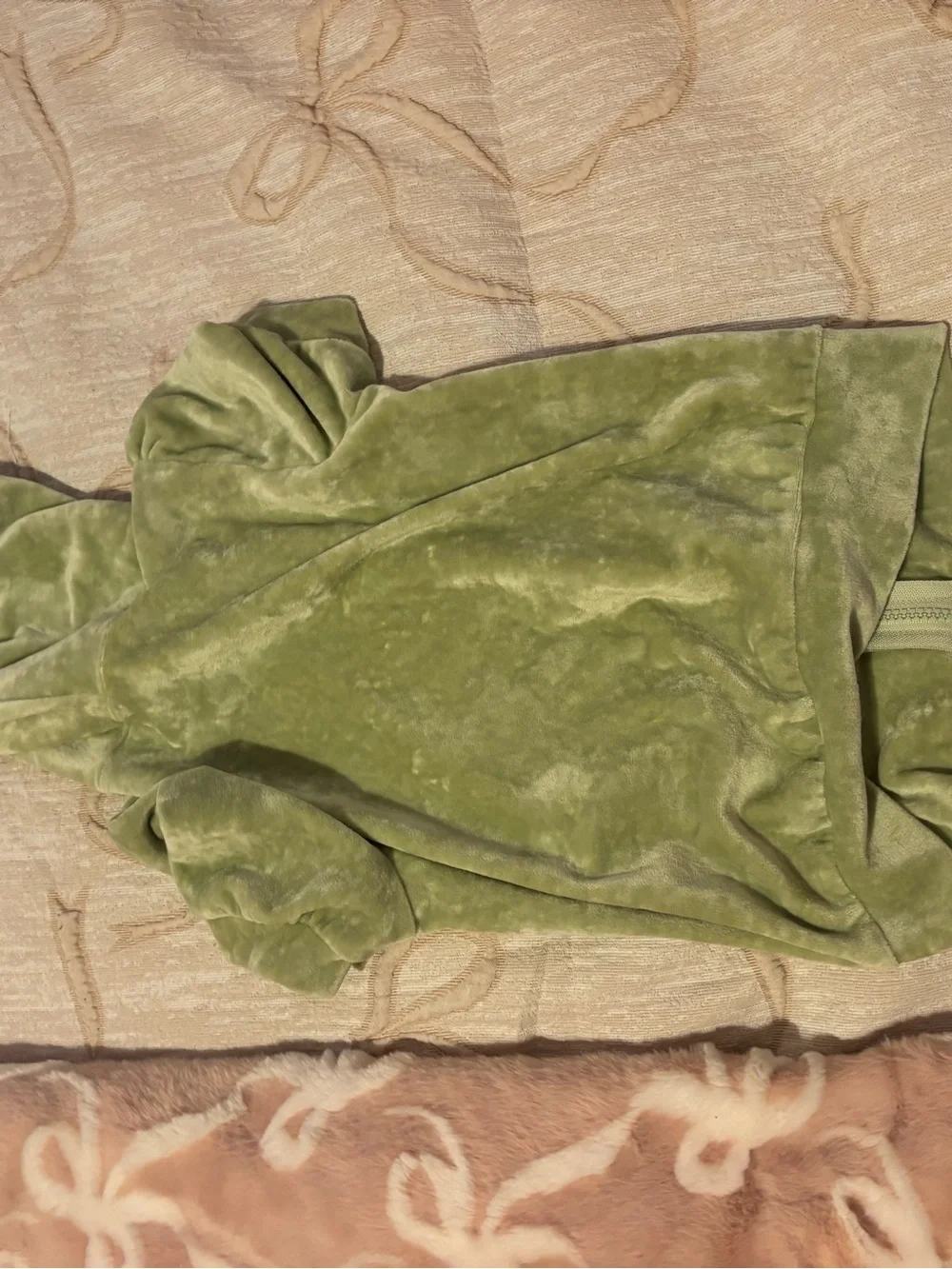 Green Velvet Loungewear Set - Hoodie & Joggers Tiger Friday